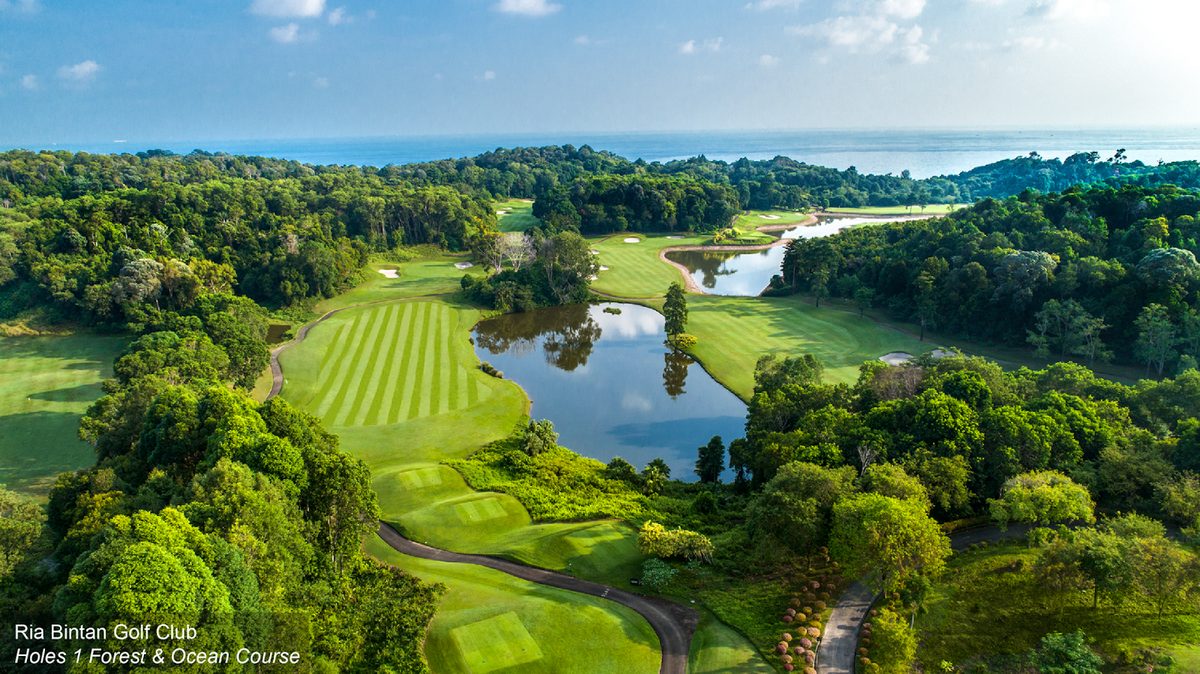 Luxury neighborhood amenities such as a golf course